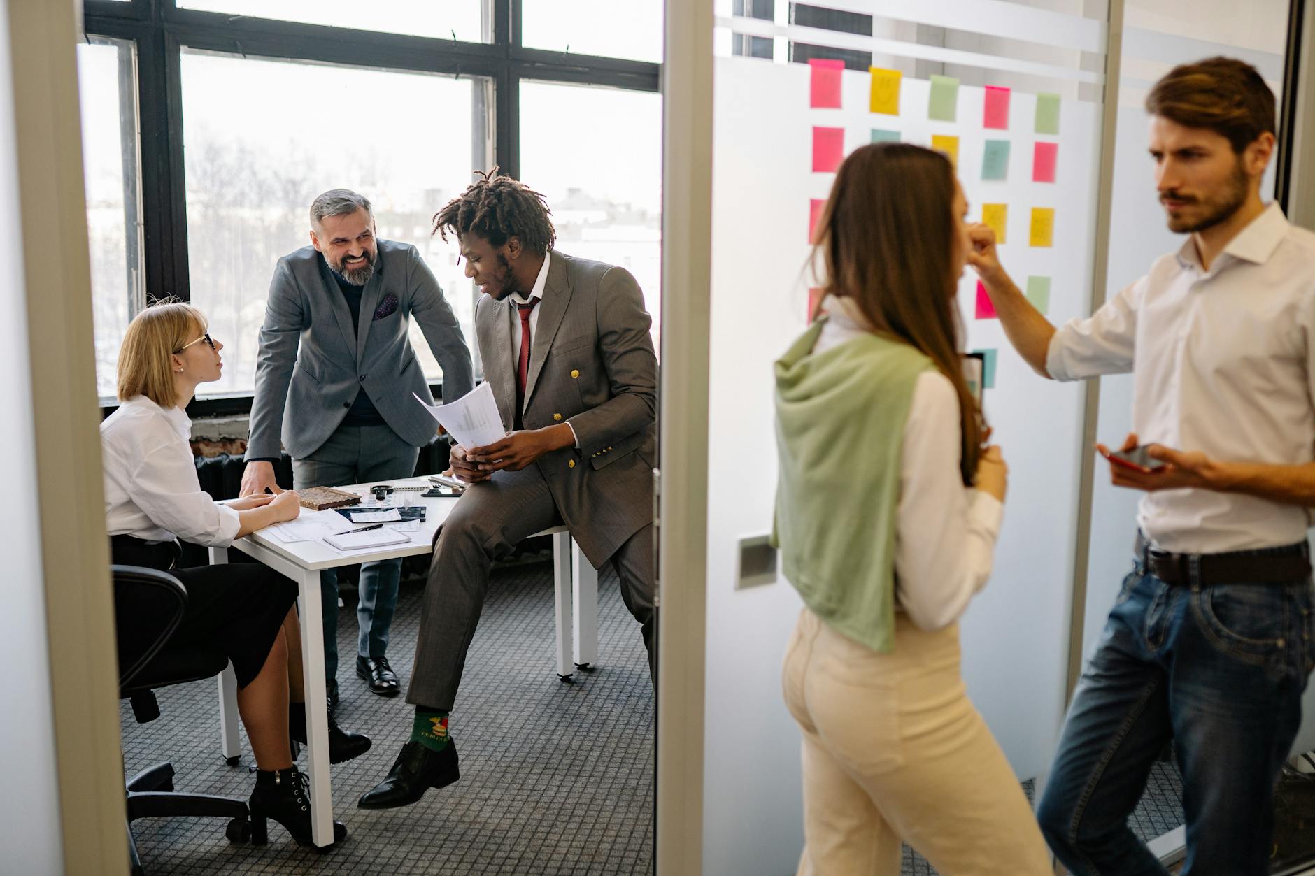 generations in the workplace discussing about work